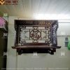 Mẫu ban thờ treo tường đẹp kết hợp vách ngăn và ốp lưng trang trí