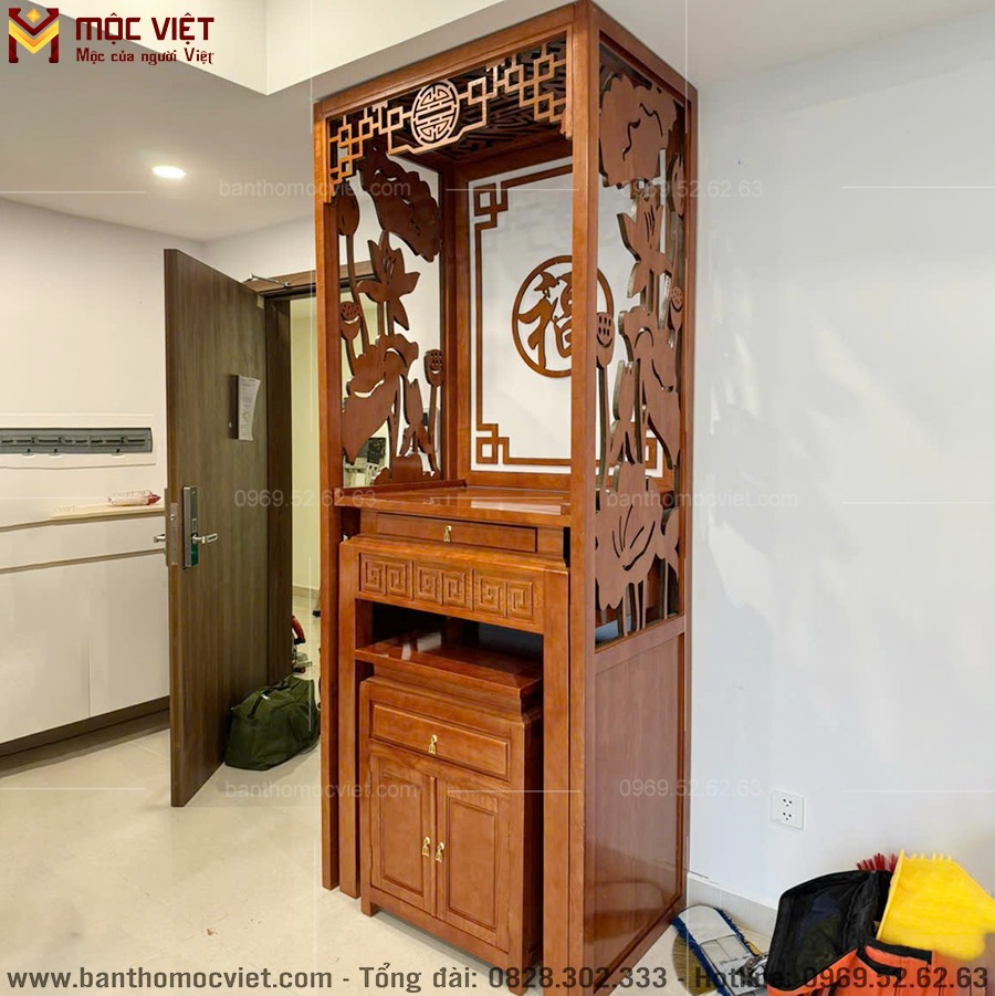 mẫu bàn thờ chung cư đơn giản kết hợp vách ngăn trang trí