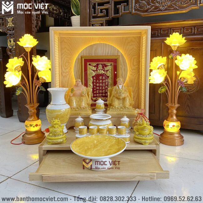 Bàn thờ ông địa hiện địa màu sáng